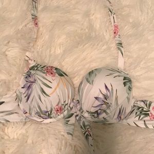 H&M Bikini Top Size 34C